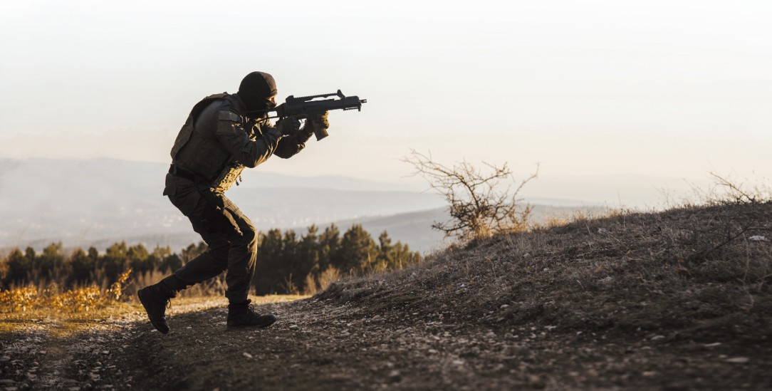 Soldat, Söldner oder Freiwilliger? Oft kaum zu erkennen. (Foto: istockphoto/freemixer) Soldat, Söldner oder Freiwilliger? Oft kaum zu erkennen. (Foto: istockphoto/freemixer)