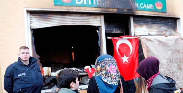 Auf die Koca-Sinan-Moschee in Berlin wurde von Unbekannten ein Brandanschlag verübt. Die deutsche Öffentlichkeit zeigt trotz etlicher Gewaltakte gegen Moscheen wenig Anteilnahme (Foto: Reuters/Schmidt) Auf die Koca-Sinan-Moschee in Berlin wurde von Unbekannten ein Brandanschlag verübt. Die deutsche Öffentlichkeit zeigt trotz etlicher Gewaltakte gegen Moscheen wenig Anteilnahme (Foto: Reuters/Schmidt)